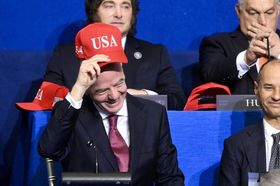 Gianni Infantino podczas posiedzenia rady pokoju Donalda Trumpa. /	ALESSANDRO DI MEO /PAP/EPA