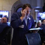 Giełda w USA ostro w dół. Trump o operacji zakończonej sukcesem