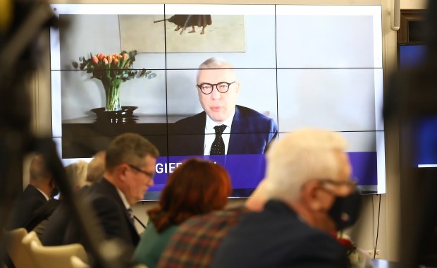 Giertych o inwigilacji Pegasusem: W służbach działa zorganizowana grupa przestępcza