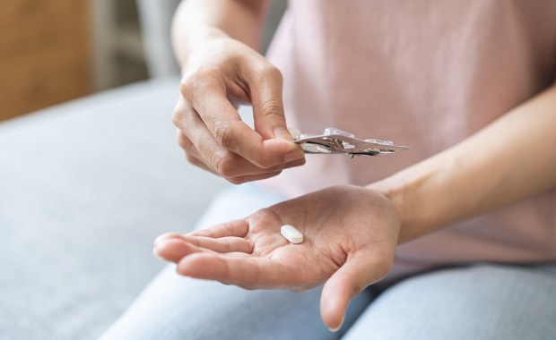 GIF w pośpiechu wycofuje partię popularnego leku z kodem "S". Pilny komunikat