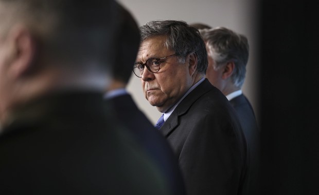 Giganci technologiczni "skłonni kolaborować" z Chinami, Hollywood się "płaszczy": Ostre słowa prokuratora generalnego USA