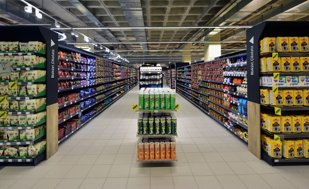 Gigant wycofa się z Polski? 800 sklepów może zniknąć