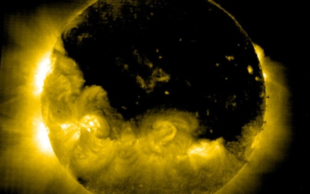 Gigantyczna dziura koronalna na Słońcu /materiały prasowe