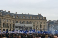Gigantyczna fala protestów zdesperowanych policjantów we Francji