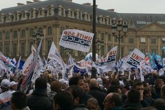 Gigantyczna fala protestów zdesperowanych policjantów we Francji