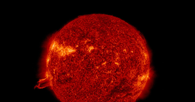 Gigantyczna protuberancja osiągnęła rozmiar połowy średnicy Słońca. /materiały prasowe