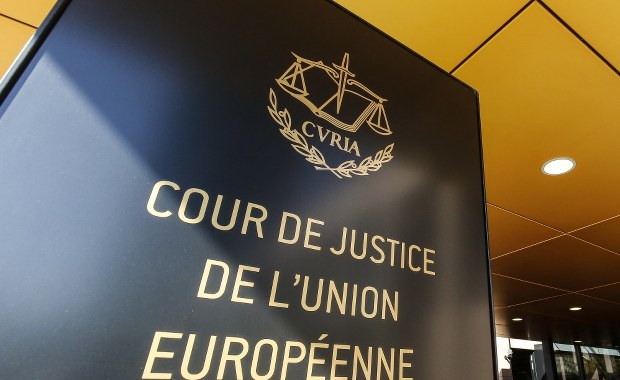 Gigantyczne kary grożą Warszawie, jeśli nie wstrzyma czystek emerytalnych