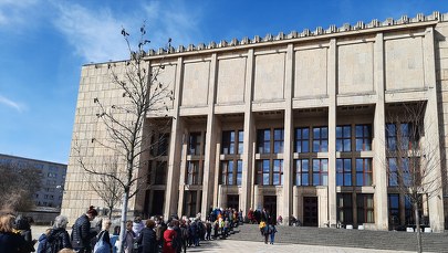 Gigantyczne kolejki przed Muzeum Narodowym. Wystawa dzieł Łempickiej hitem  