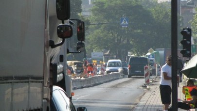 Gigantyczne korki w Sulejowie. Trwa remont mostu