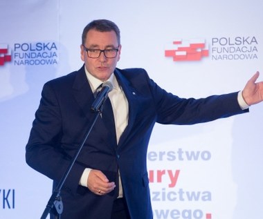 Gigantyczne odprawy dla zarządu Polskiej Fundacji Narodowej. "Umowy zmieniono w ostatniej chwili"