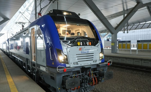 Gigantyczne opóźnienia pociągów. Awaria, atak zimy, przewrócone drzewo 