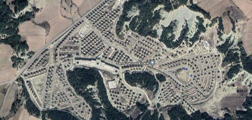 Gigantyczne osiedle jest widoczne również na mapach satelitarnych Google /Google Maps /Zrzut ekranu /domena publiczna