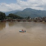 Gigantyczne ulewy w Azji. Ofiary śmiertelne powodzi i osuwisk
