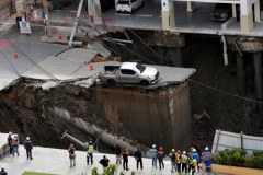 Gigantyczne zapadlisko w Bangkoku