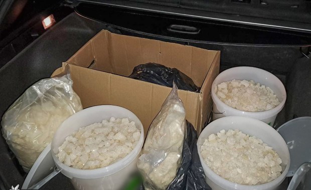 Gigantyczny cios w narkobiznes. CBŚP uderza w gang powiązany z pseudokibicami