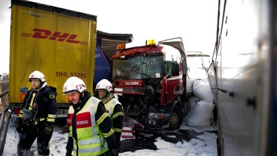 Gigantyczny karambol. Wpadło na siebie co najmniej 50 aut