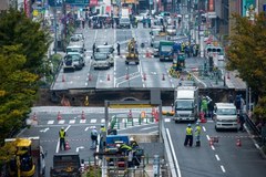 Gigantyczny krater w centrum japońskiego miasta