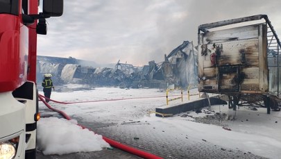Gigantyczny pożar fabryki aerozoli pod Ustką. Sytuacja opanowa