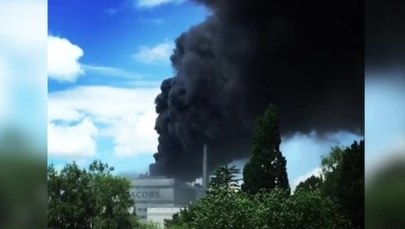 Gigantyczny pożar fabryki kawy w Niemczech. Z ogniem walczy 100 strażaków