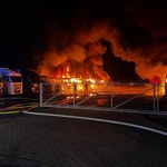 Gigantyczny pożar na Dolnym Śląsku. Spłonęło 16 ciężarówek
