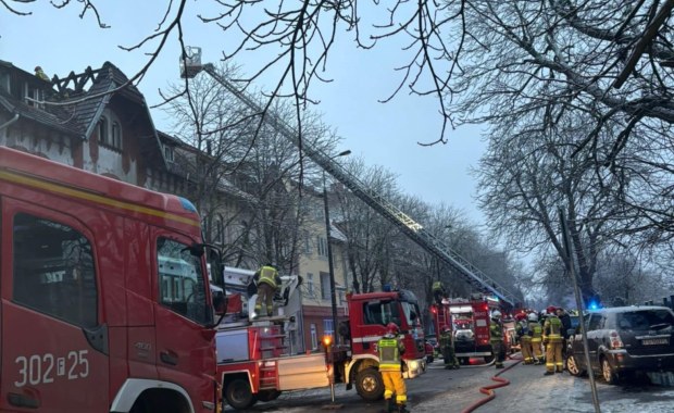 Gigantyczny pożar w Gorzowie Wielkopolskim. Zapalio się poddasze kamienicy 