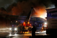 Gigantyczny pożar w Moskwie. Zginęło ośmiu strażaków 