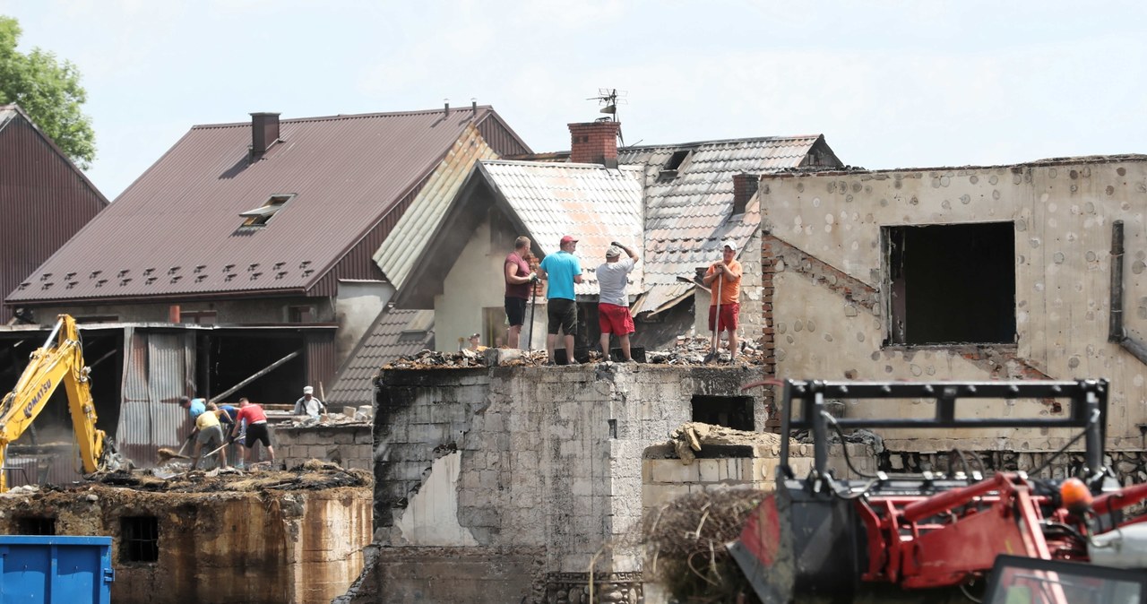 Gigantyczny pożar w Nowej Białej. Kraków przekaże 300 tys. zł