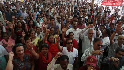 Gigantyczny strajk bankowców. Protestuje ponad milion osób