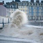 Gigantyczny sztorm. Fale do wysokości trzeciego piętra