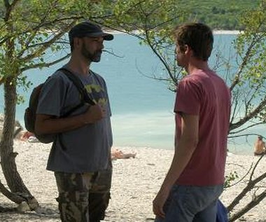 Gilbert Traina i Pierre de Ladonchamps w scenie z filmu "Nieznajomy nad jeziorem"