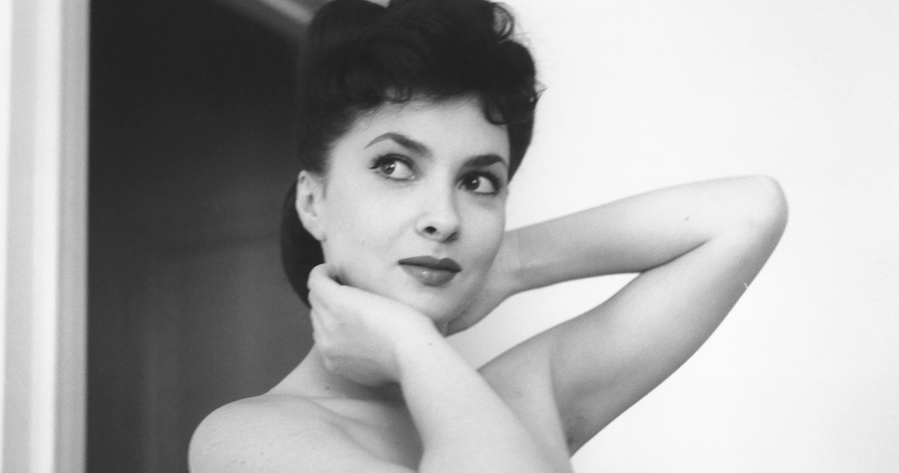 Gina Lollobrigida /© Hulton-Deutsch Collection/CORBIS/Corbis via Getty Images /Getty Images