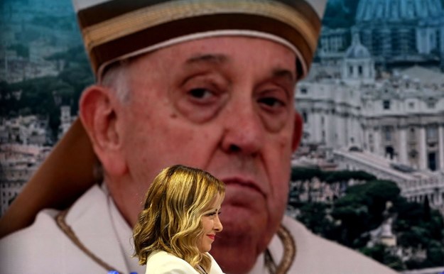 Giorgia Meloni i papież Franciszek /FILIPPO MONTEFORTE/AFP /East News