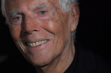Giorgio Armani: Półnagie kobiety w reklamach to forma gwałtu