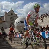 Włoch Damiano Caruso (Liquigas Cannondale) w czasie ataku na trasie 10. etapu Giro d'Italia