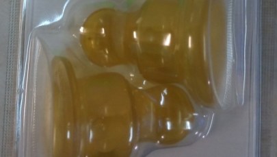 GIS ostrzega przed groźnymi smoczkami dla niemowląt. Zobacz zdjęcie