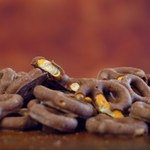 GIS ostrzega przed preclami w czekoladzie. Produkt jest wycofywany ze sklepów