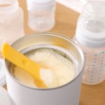 GIS ostrzega rodziców. Kolejne partie mleka dla niemowląt wycofane