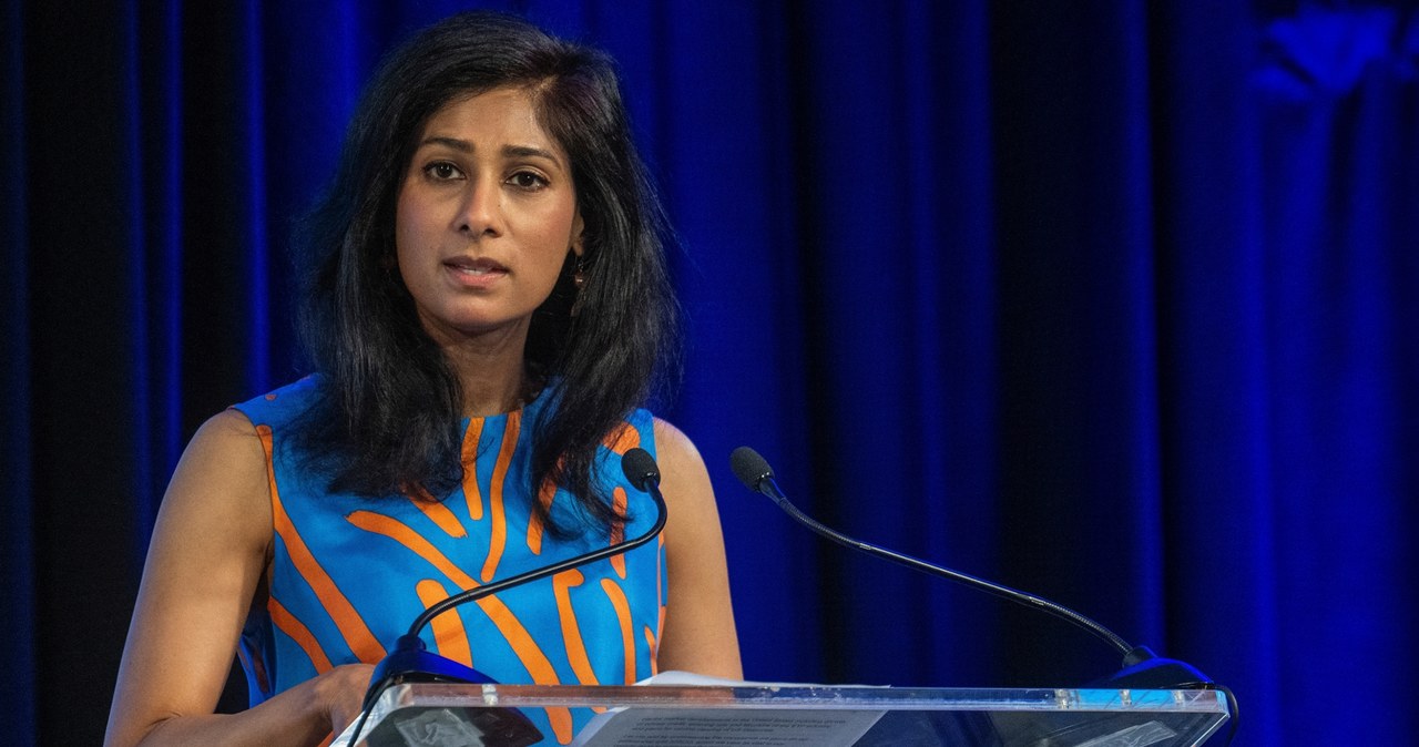 Gita Gopinath, pierwsza zastępczyni dyrektora zarządzającego MFW, wezwała Donalda Trumpa do redukcji deficytów fiskalnych i rozwiązania problemu stale rosnącego zadłużenia /JIM WATSON /AFP