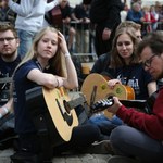 Gitarowy Rekord Guinessa pobity: We Wrocławiu zagrało 7411 gitar
