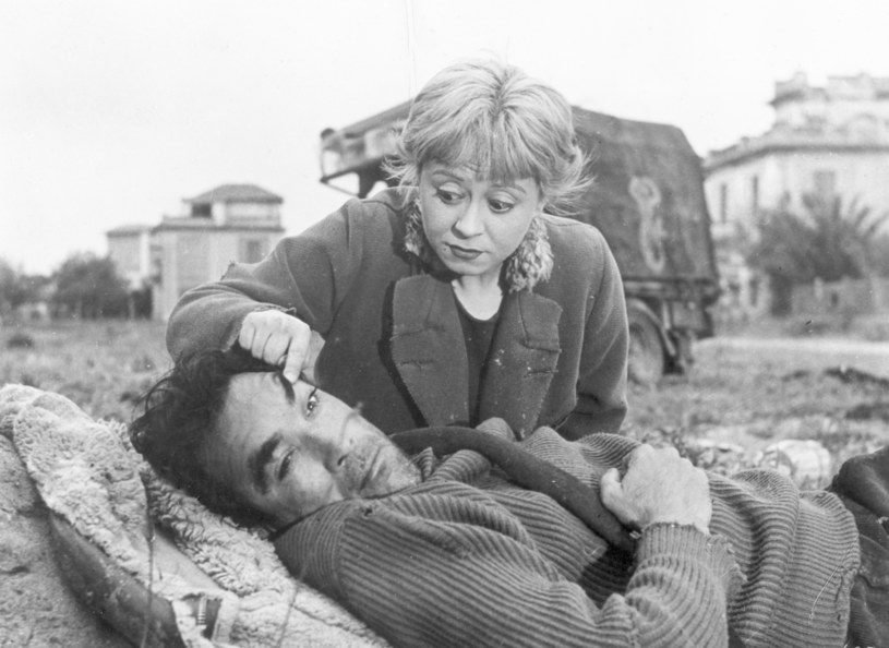 Giulietta Masina i Anthony Quinn w filmie "La strada" (1954) /Hulton Archive /Getty Images