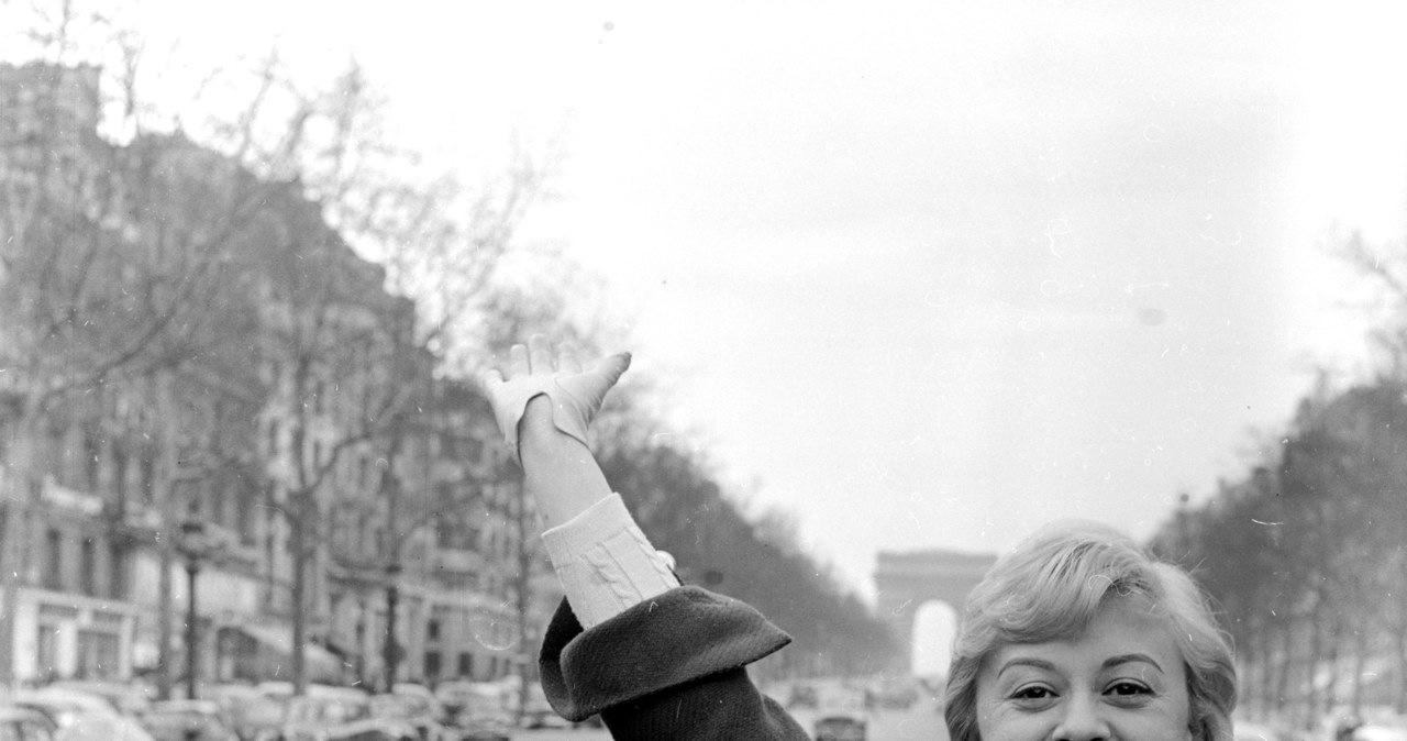 Giulietta Masina w 1956 roku w Paryżu /John Sadovy  /Getty Images