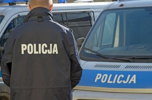 "GK": Dla żartu podpalili 70-latka. Usłyszeli zarzuty