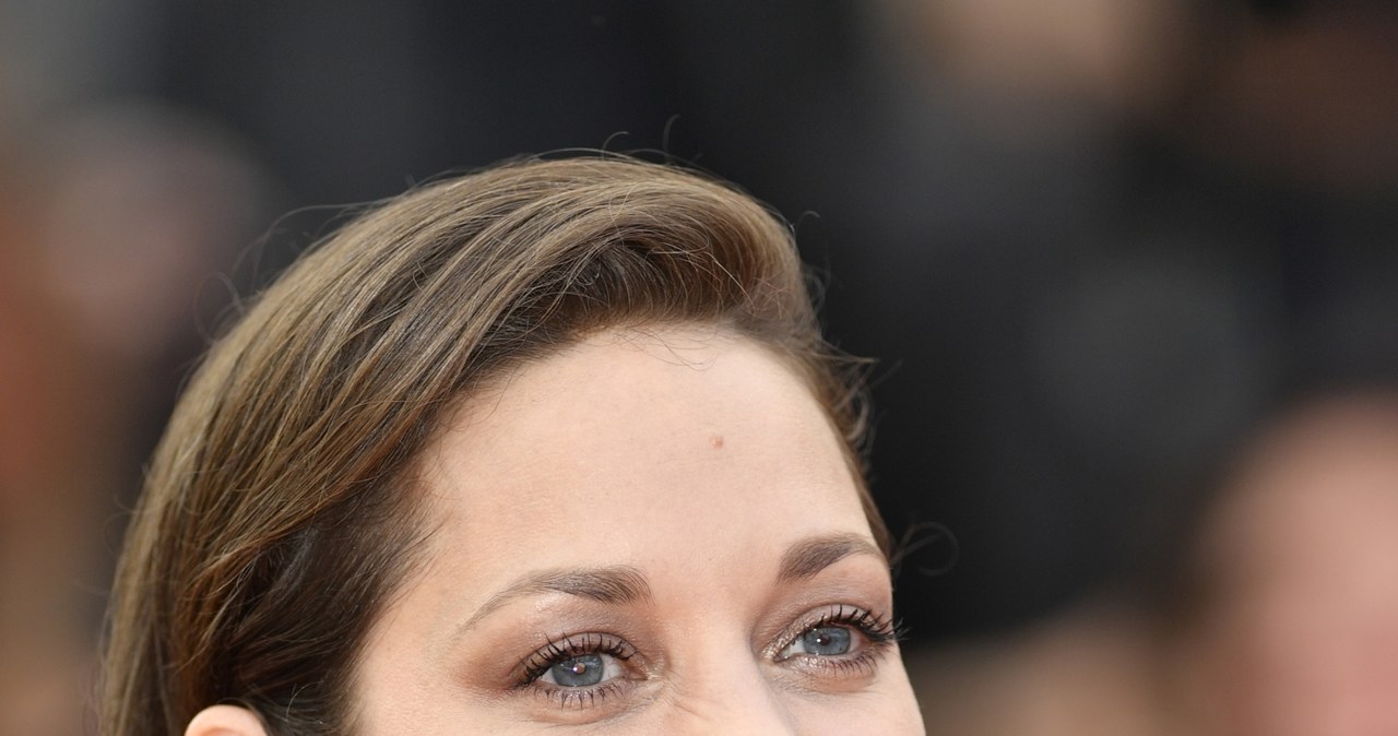 gładka fryzura Marion Cotillard /Getty Images