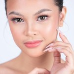 Glass skin z tanim produktem z apteki. Efekt promiennej skóry bez wydatków