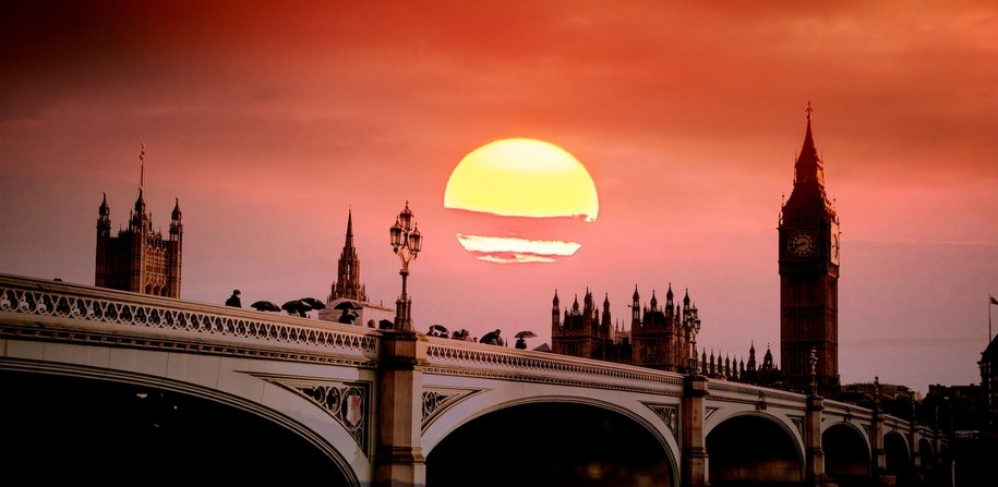 Globalne ocieplenie zagrożeniem dla brytyjskiego stylu życia. Komisja ds. Zmian Klimatycznych alarmuje /Shutterstock