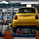 Globalny producent aut w poważnych tarapatach. Kurs akcji runął