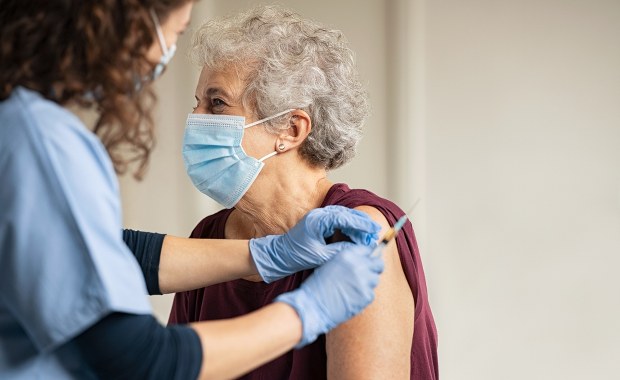 Głośna sprawa w poznańskim sądzie. Lekarze krytykowali szczepienia przeciw Covid-19
