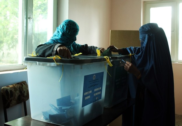 Głosowanie w jednym z lokali wyborczych /HASIB ARMAN /PAP/EPA