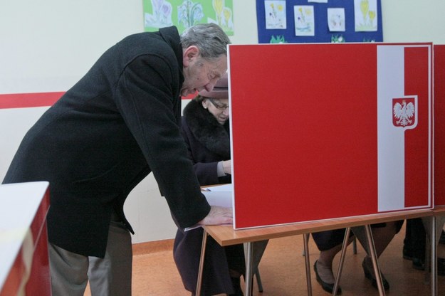 Głosowanie w wyborach samorządowych /Lech Muszyński /PAP