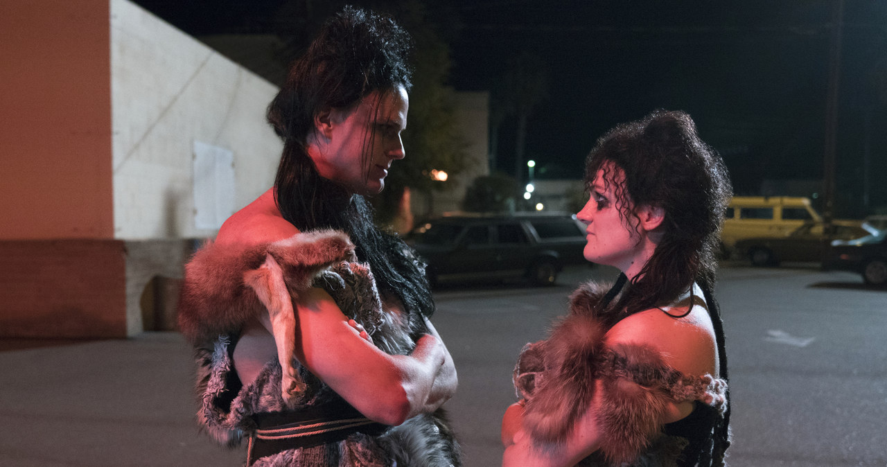 "GLOW": Sheila the Wolf (Gayle Rankin) /Erica Parise/Netflix /materiały prasowe